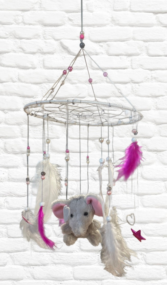 Mobile pour bébé éléphant